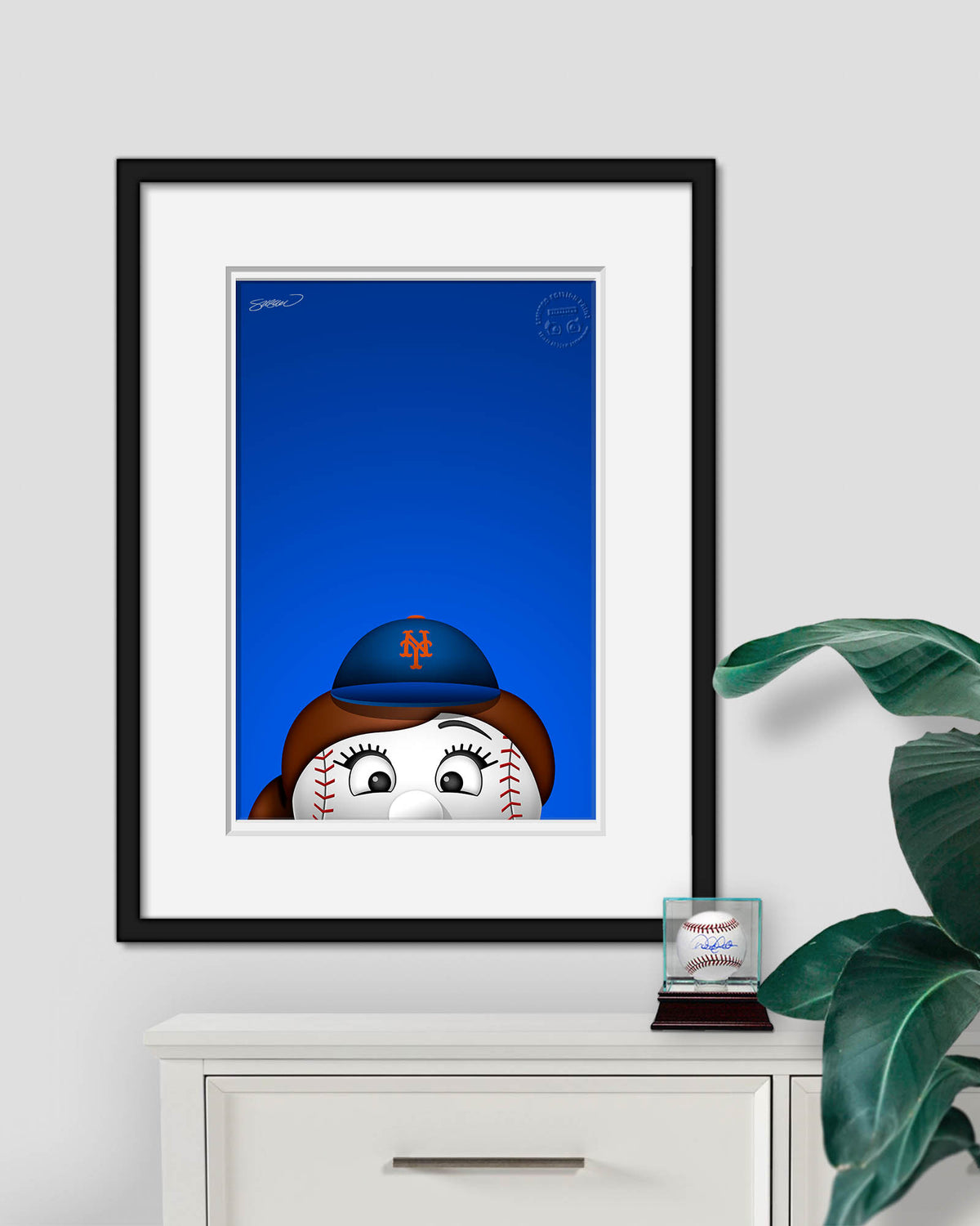 Minimalist Mrs. Met