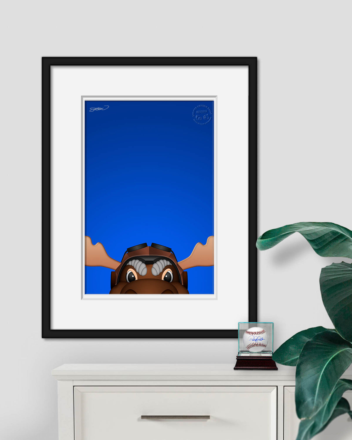 Minimalist Mick E. Moose
